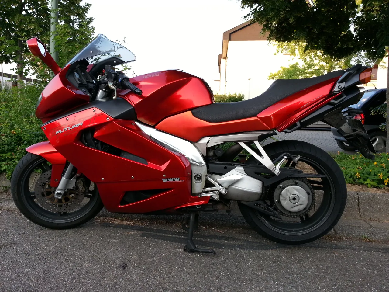 Aprilia RST1000 Futura sport-tourer zijaanzicht