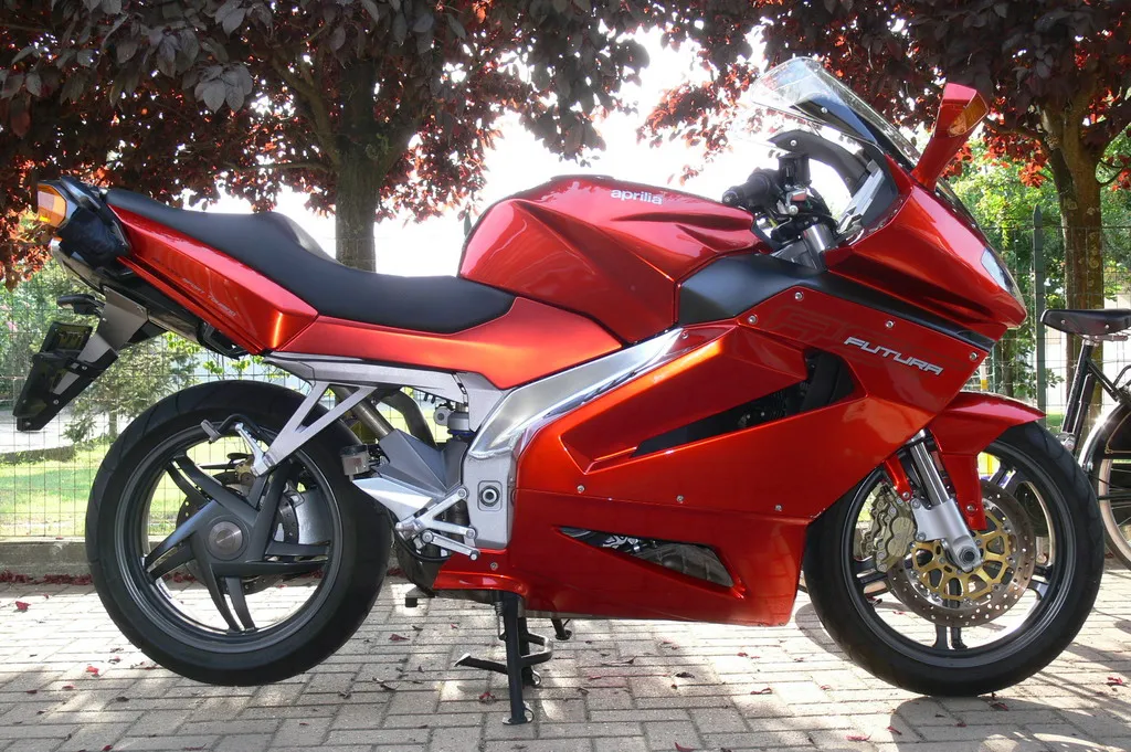 Aprilia RST1000 Futura sport-tourer driekwart aanzicht