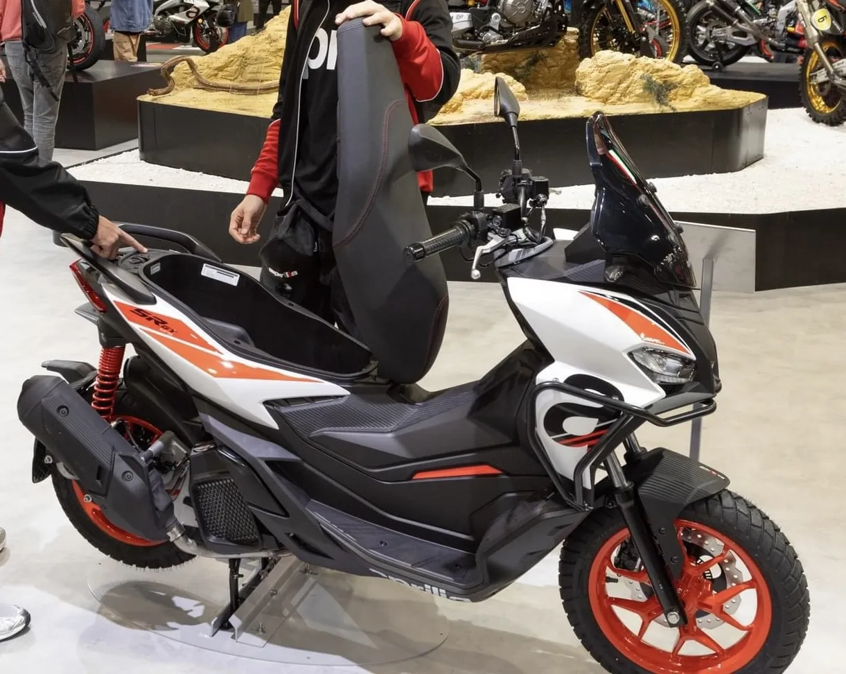 Aprilia SR GT 200 2025
