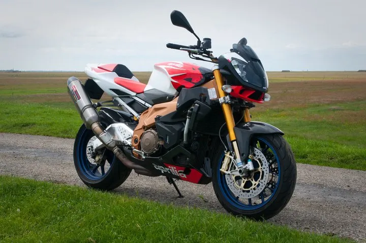 Aprilia Tuono 1000R Factory 2008 parked