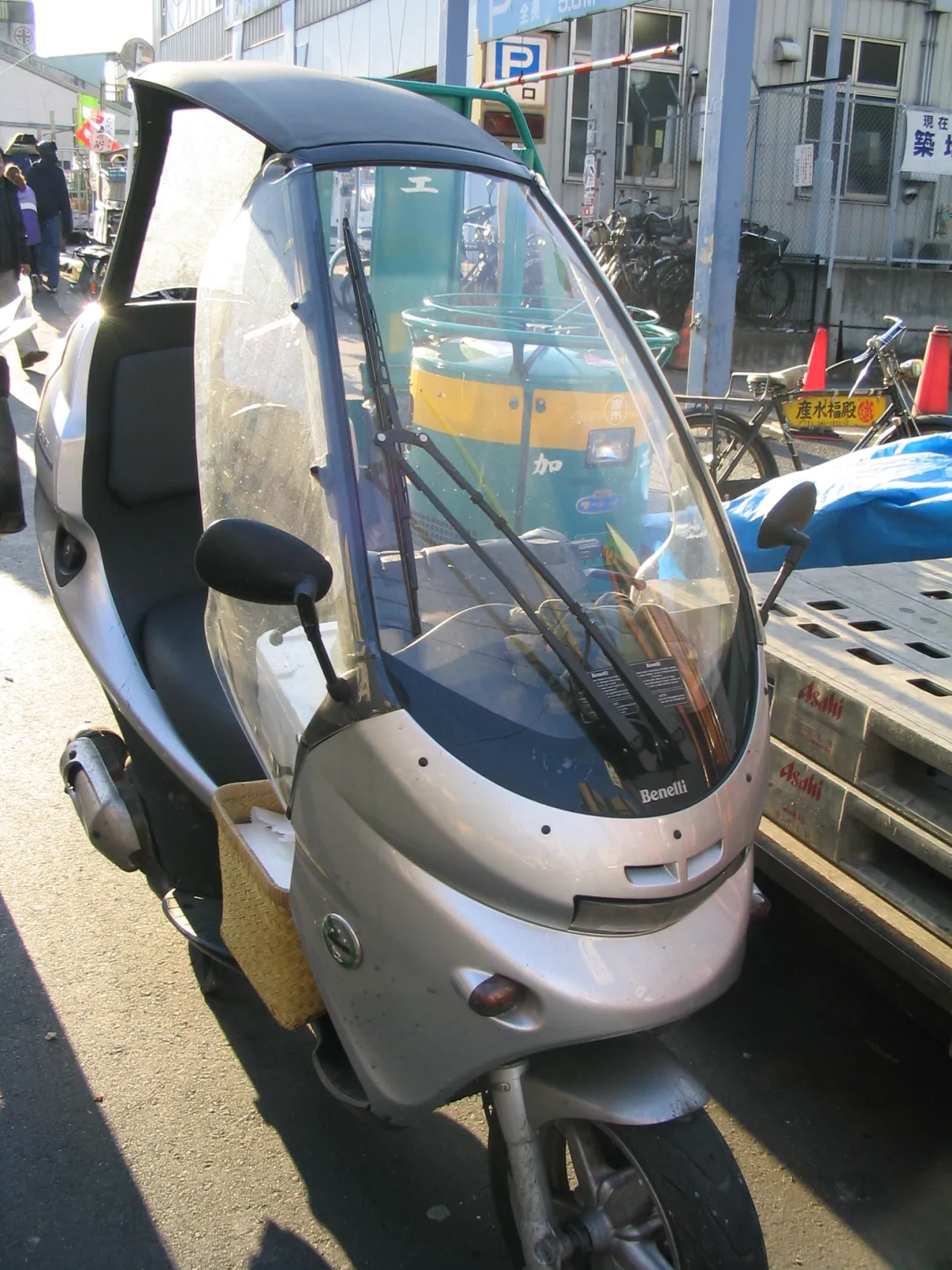 Benelli Adiva covered scooter