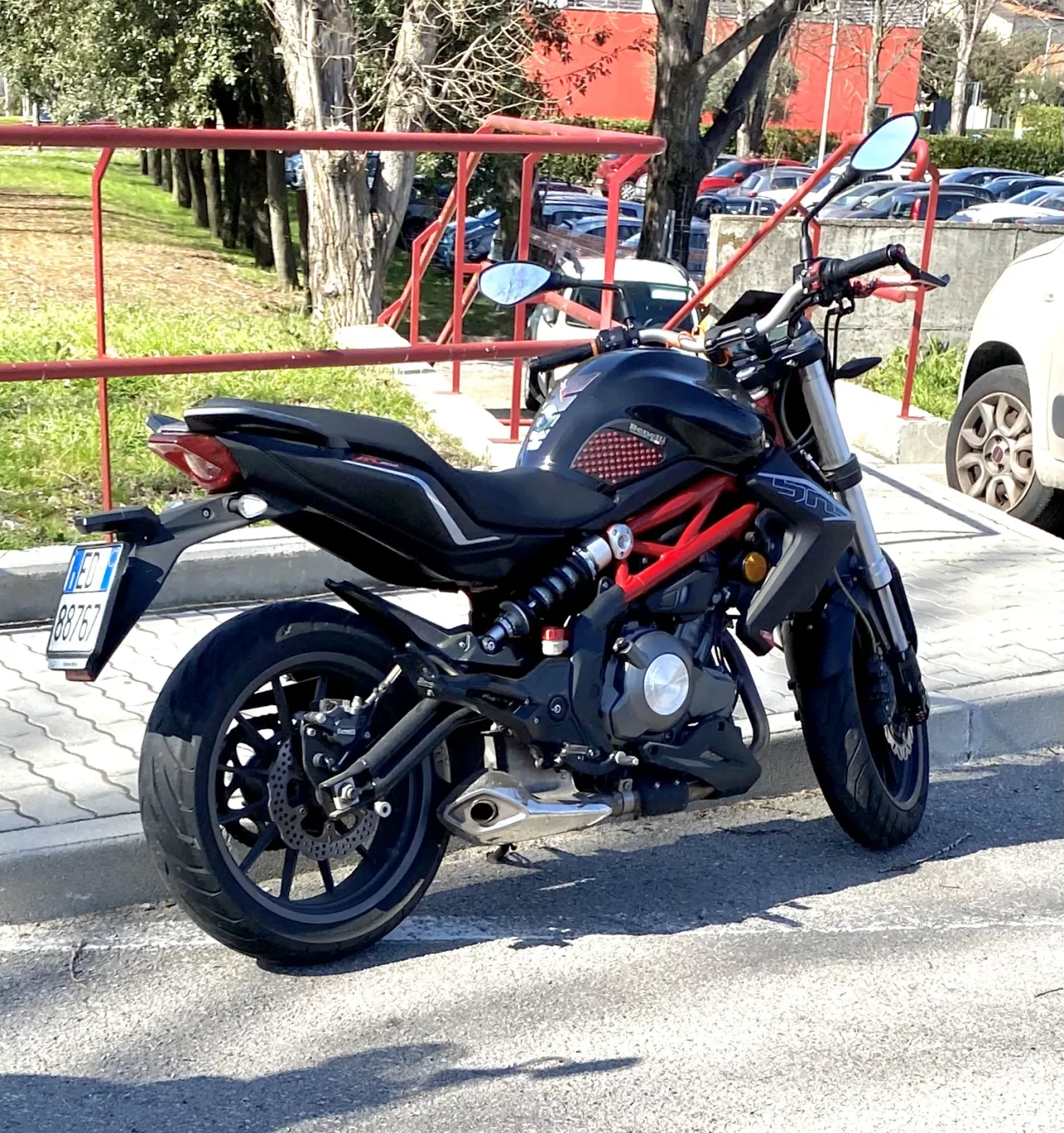 Benelli BN 302 naked bike