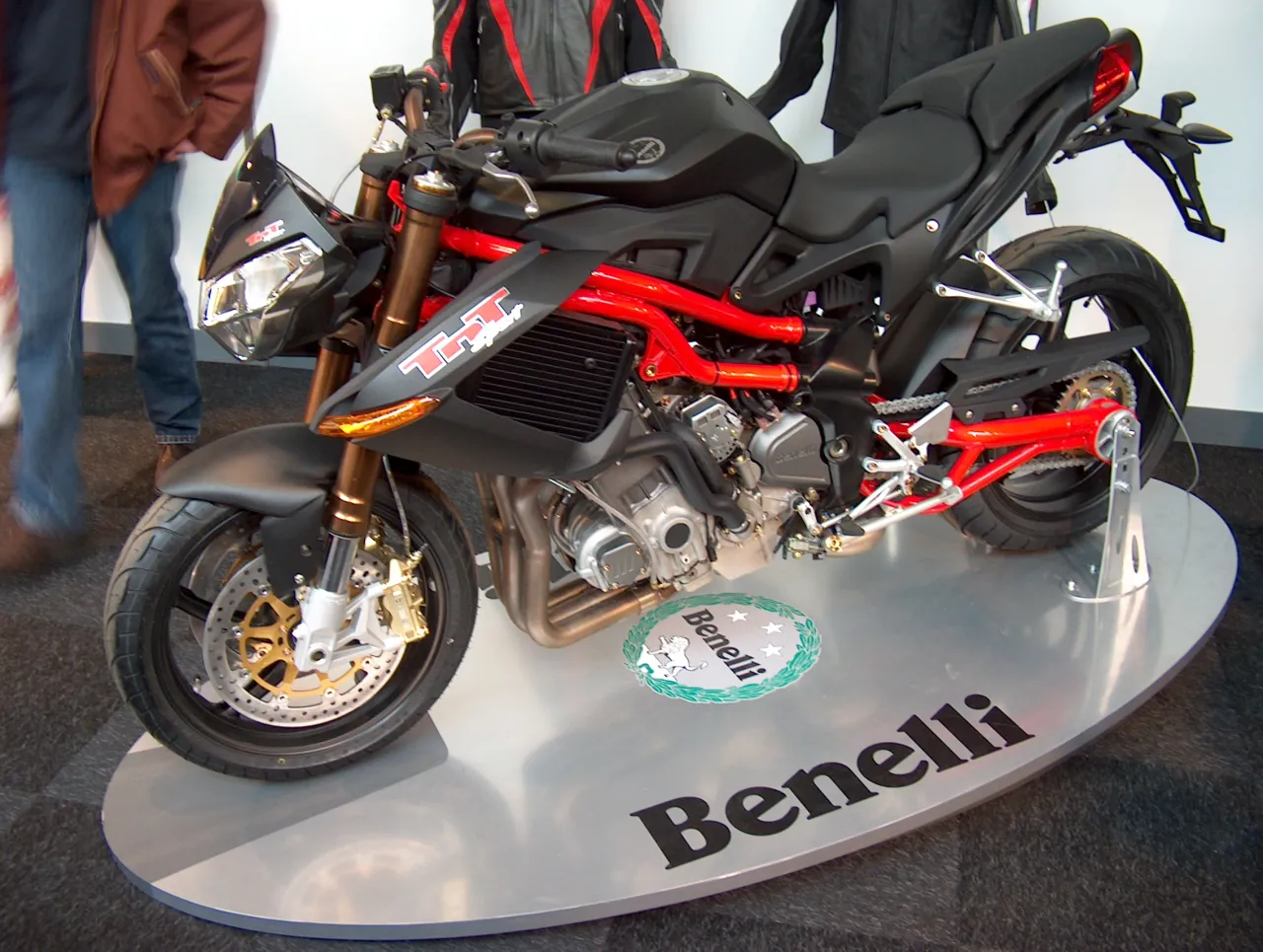 Benelli TNT 1130 Sport side profile