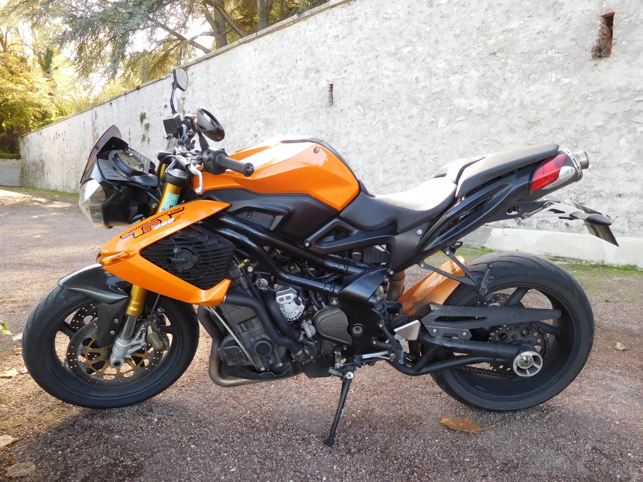 Benelli TNT 899S naked bike