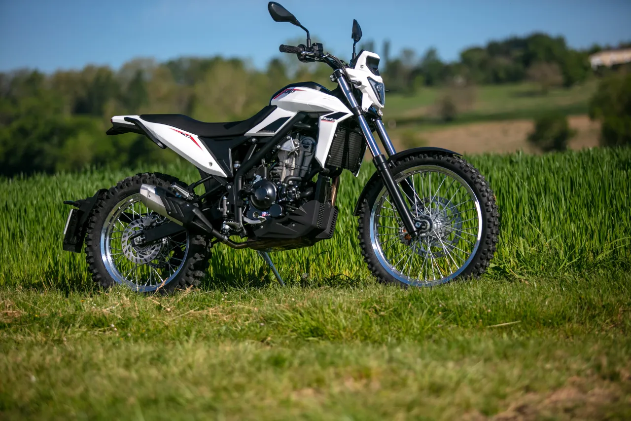 Beta Alp 4.0 trail-enduro motorcycle side profile