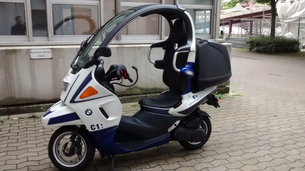 BMW C1 200 side view