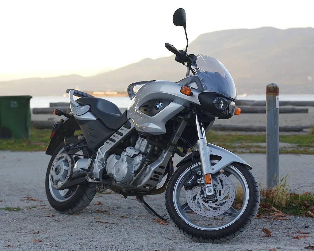 BMW F 650 CS Scarver 2002 three-quarter front view