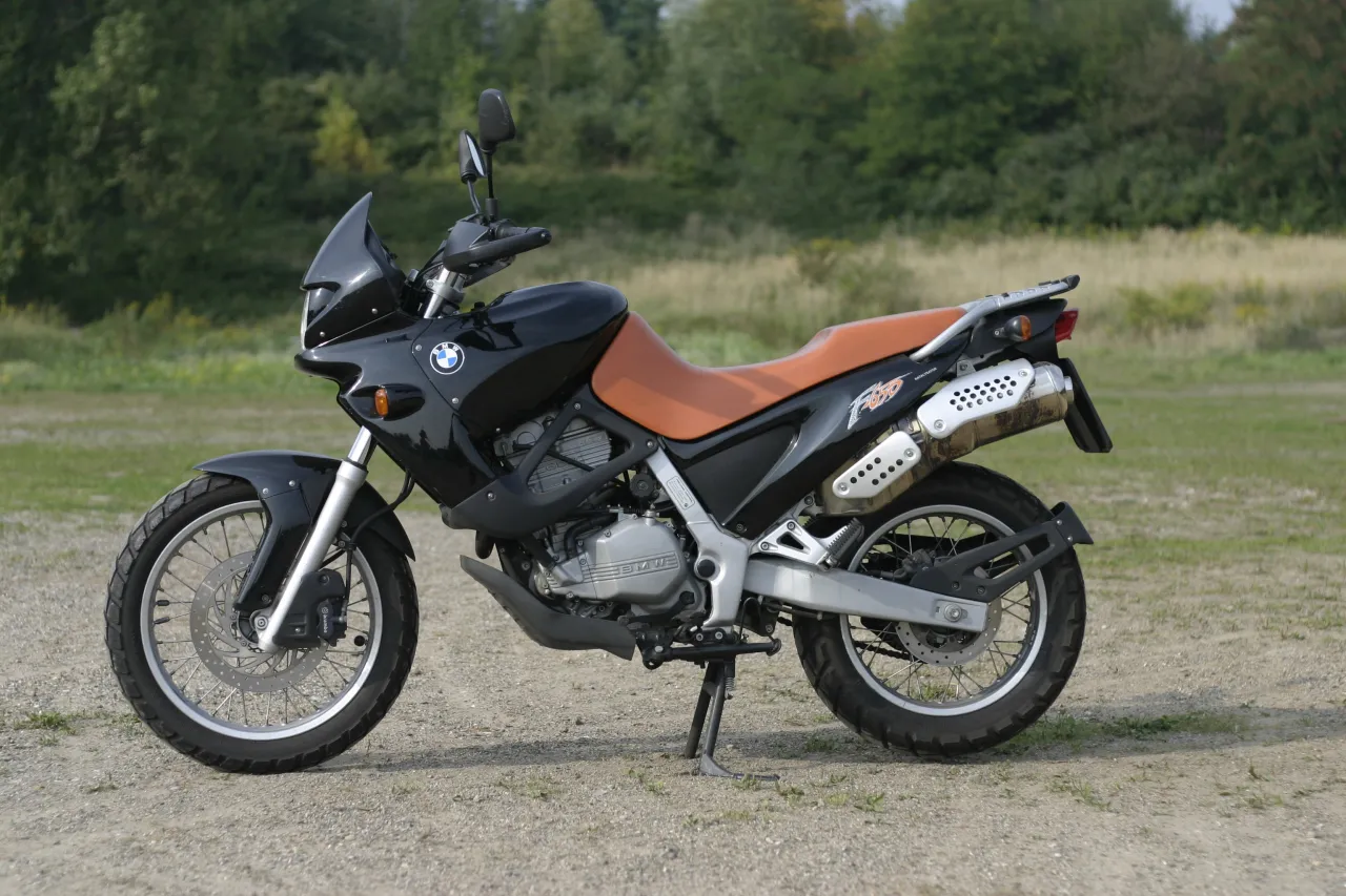 BMW F 650 ST right three-quarter view