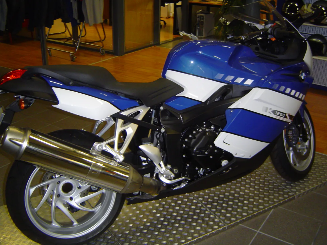 BMW K 1200 S supersport zijaanzicht