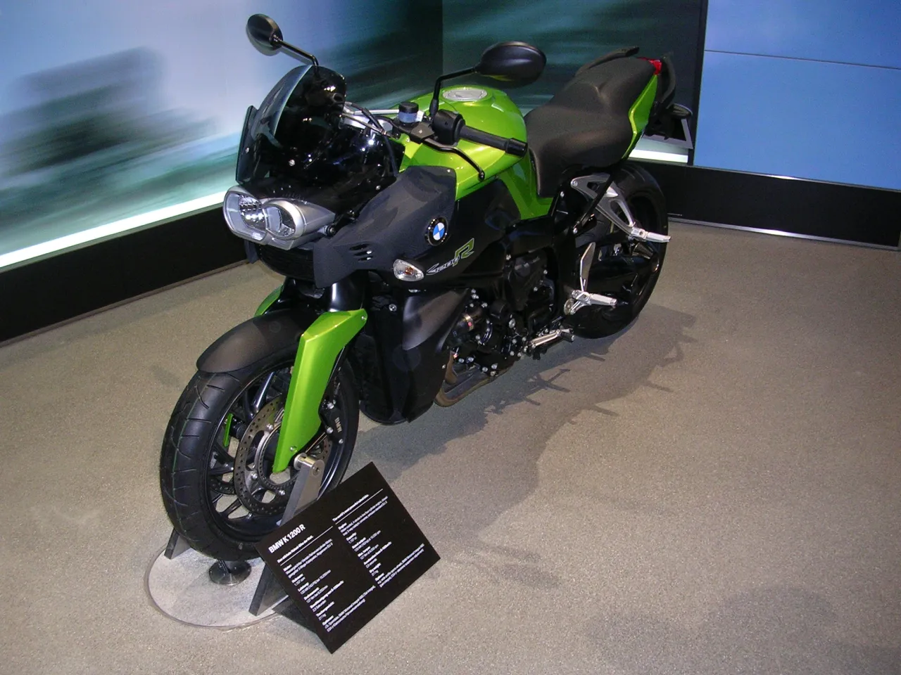 BMW K 1200 R naked zijaanzicht