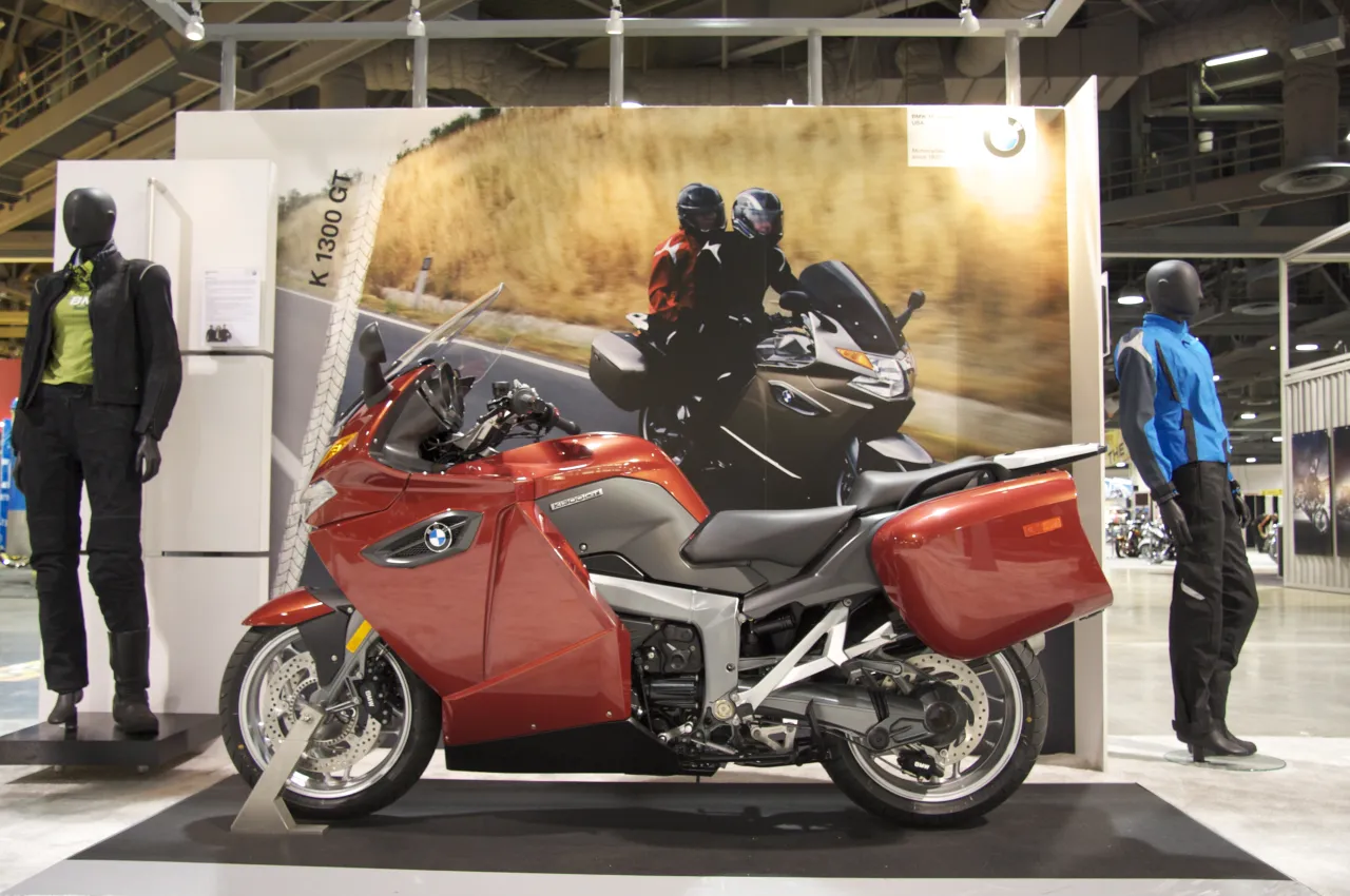 BMW K 1300 GT driekwart vooraanzicht