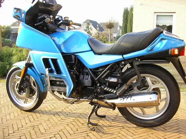 BMW K 75 RT linker zijaanzicht