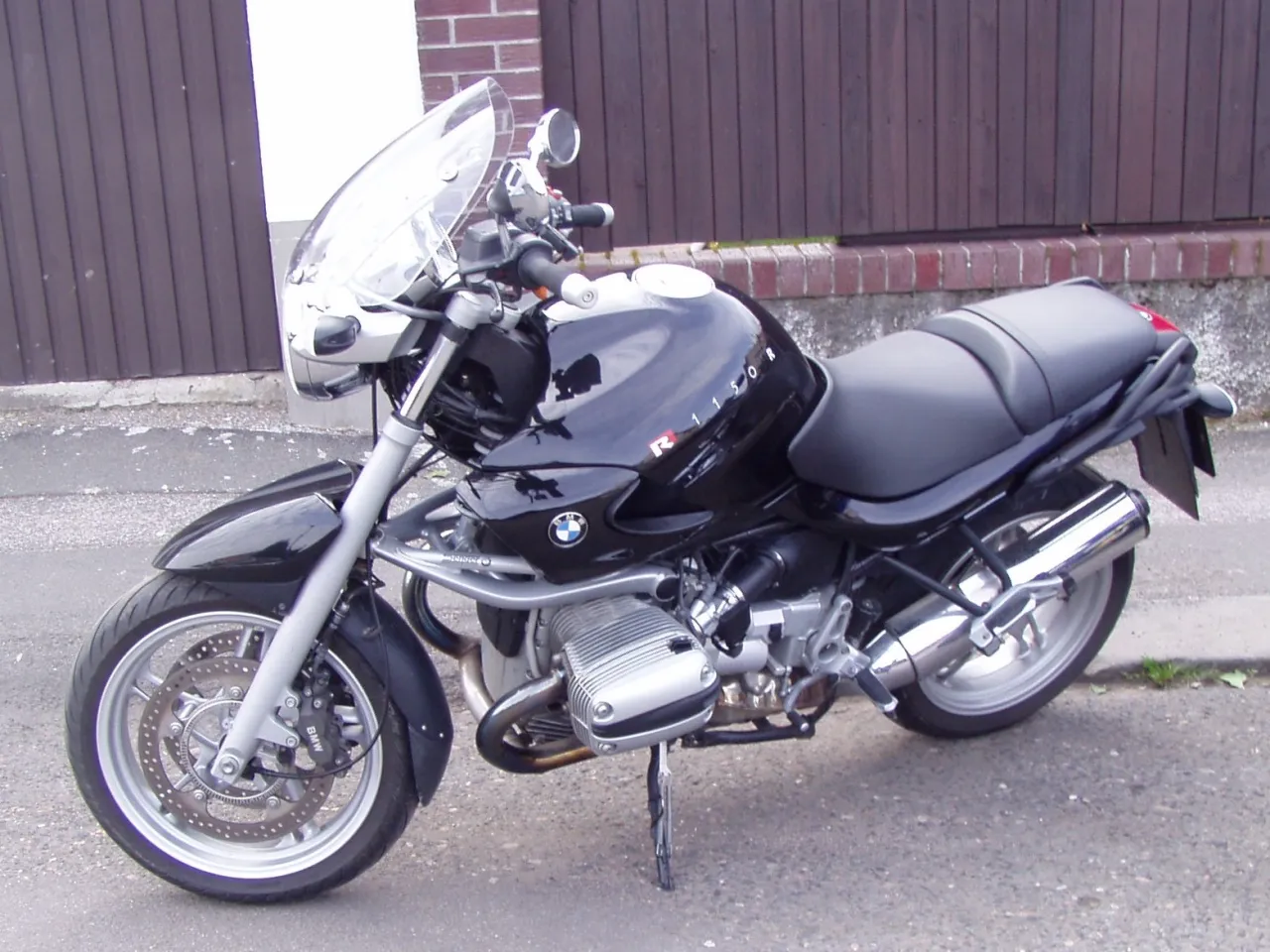 BMW R1150R naked roadster zijaanzicht