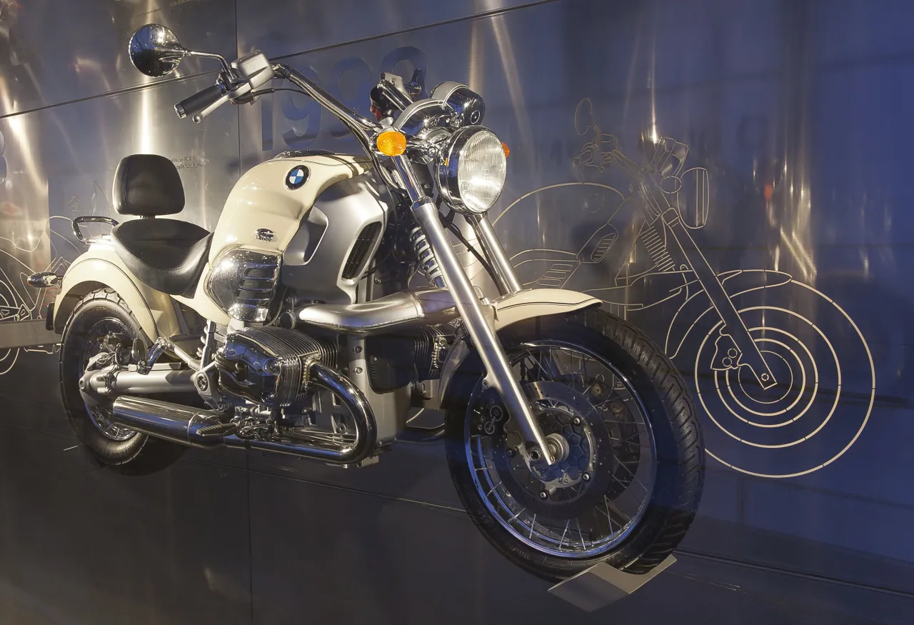 BMW R1200CL boxer cruiser-tourer zijaanzicht