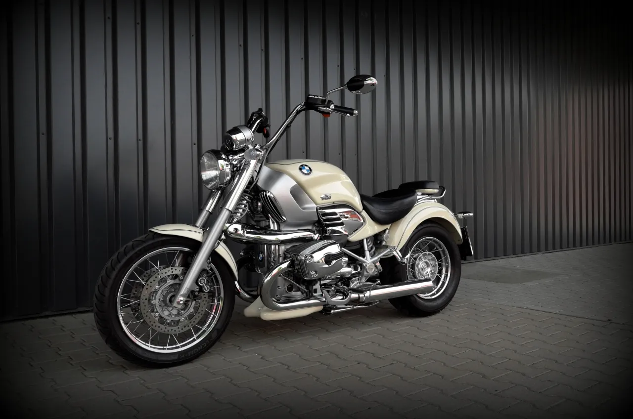 BMW R1200C cruiser driekwart vooraanzicht