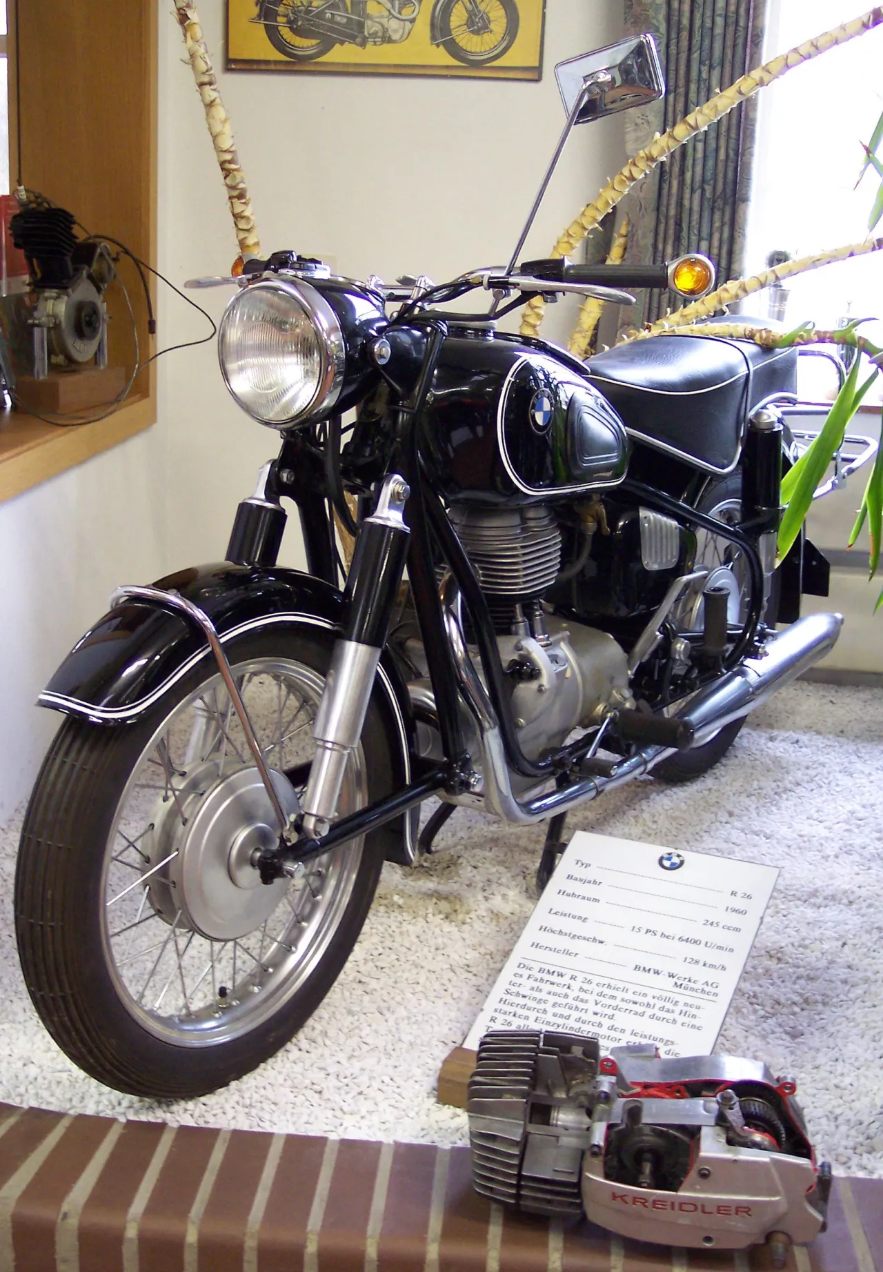 BMW R 26 1960 zwart-wit zijaanzicht