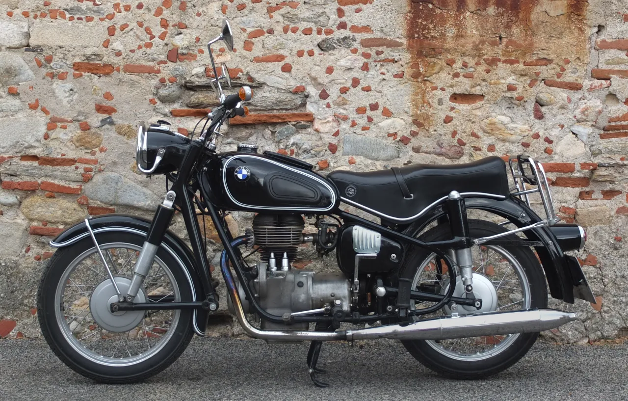 BMW R 26 uit 1960 zijaanzicht
