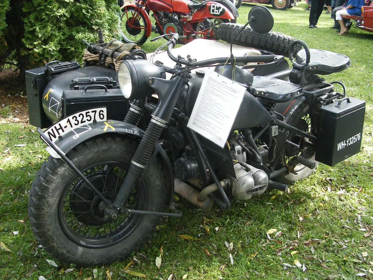 BMW R 75 linkerzijde zonder zijspan