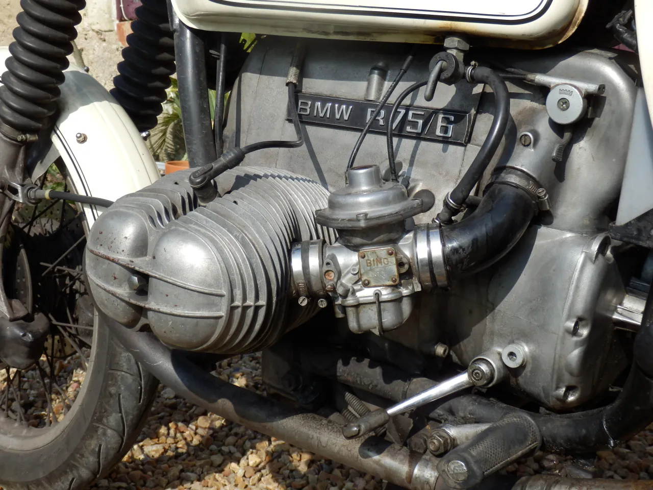 BMW R 75/6 vooraanzicht