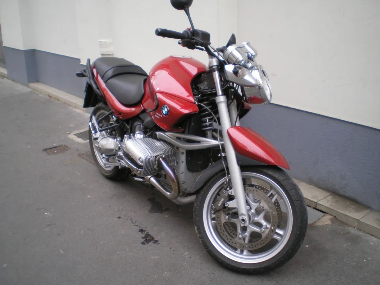 BMW R 850 R naked bike zijaanzicht