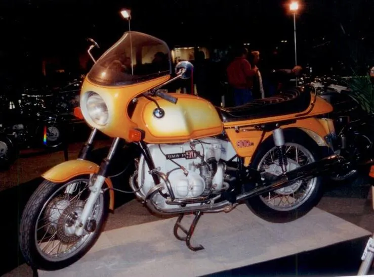 BMW R 90 S zijaanzicht