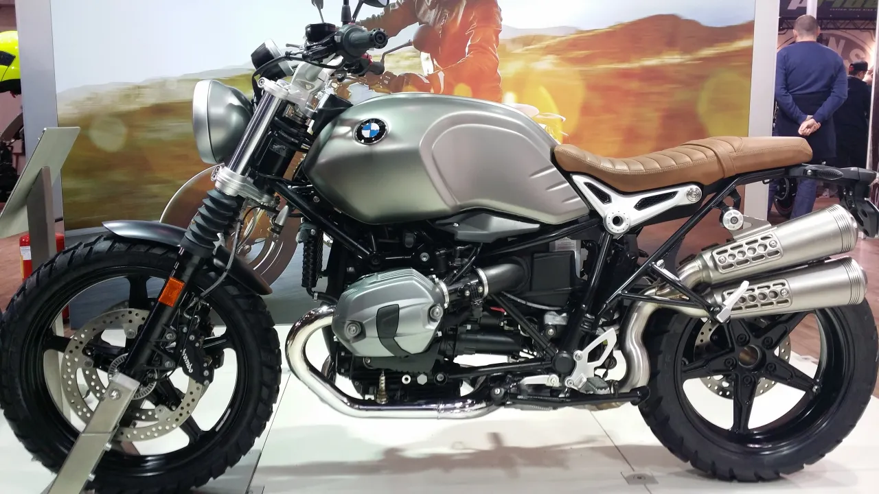 BMW R nineT Scrambler zijaanzicht