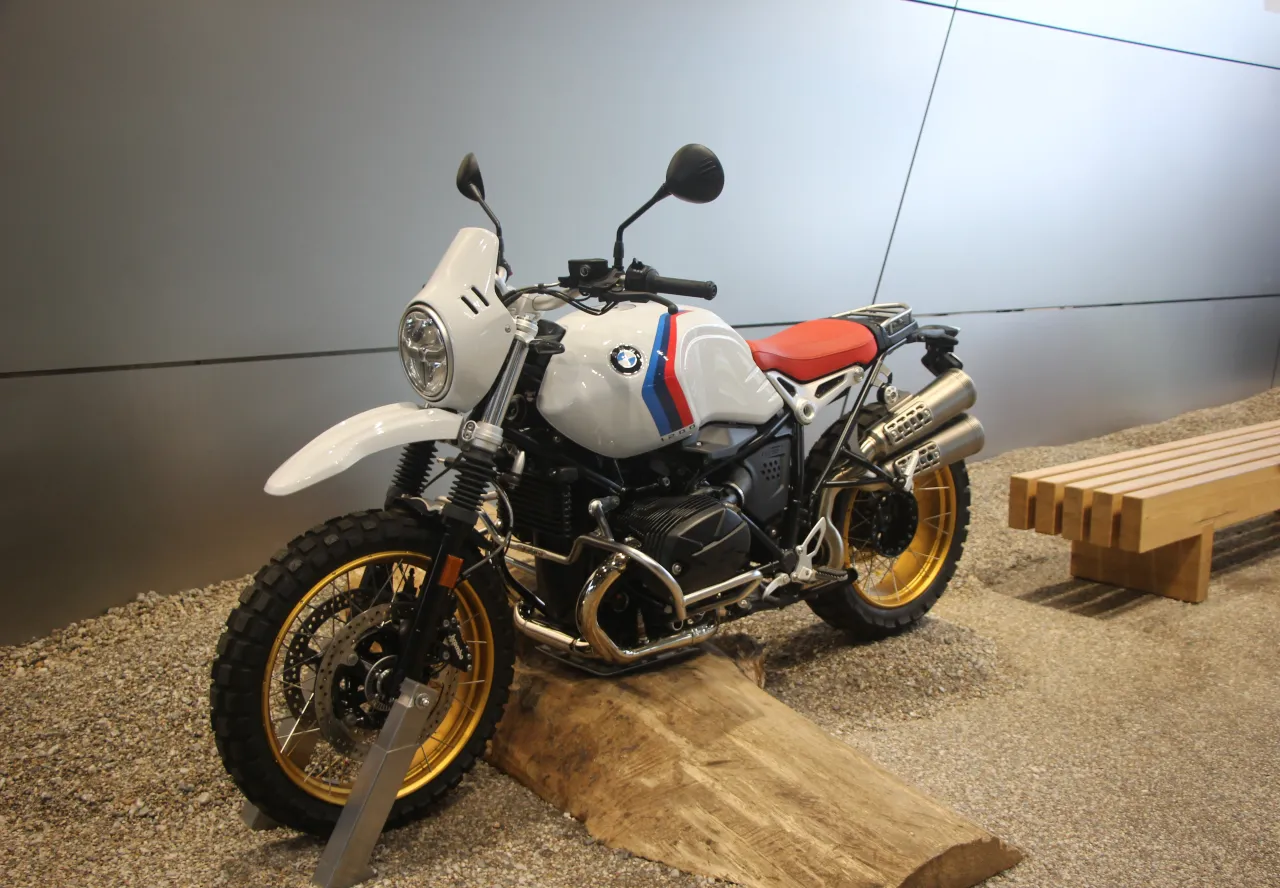 BMW R nineT Urban GS side view 2023