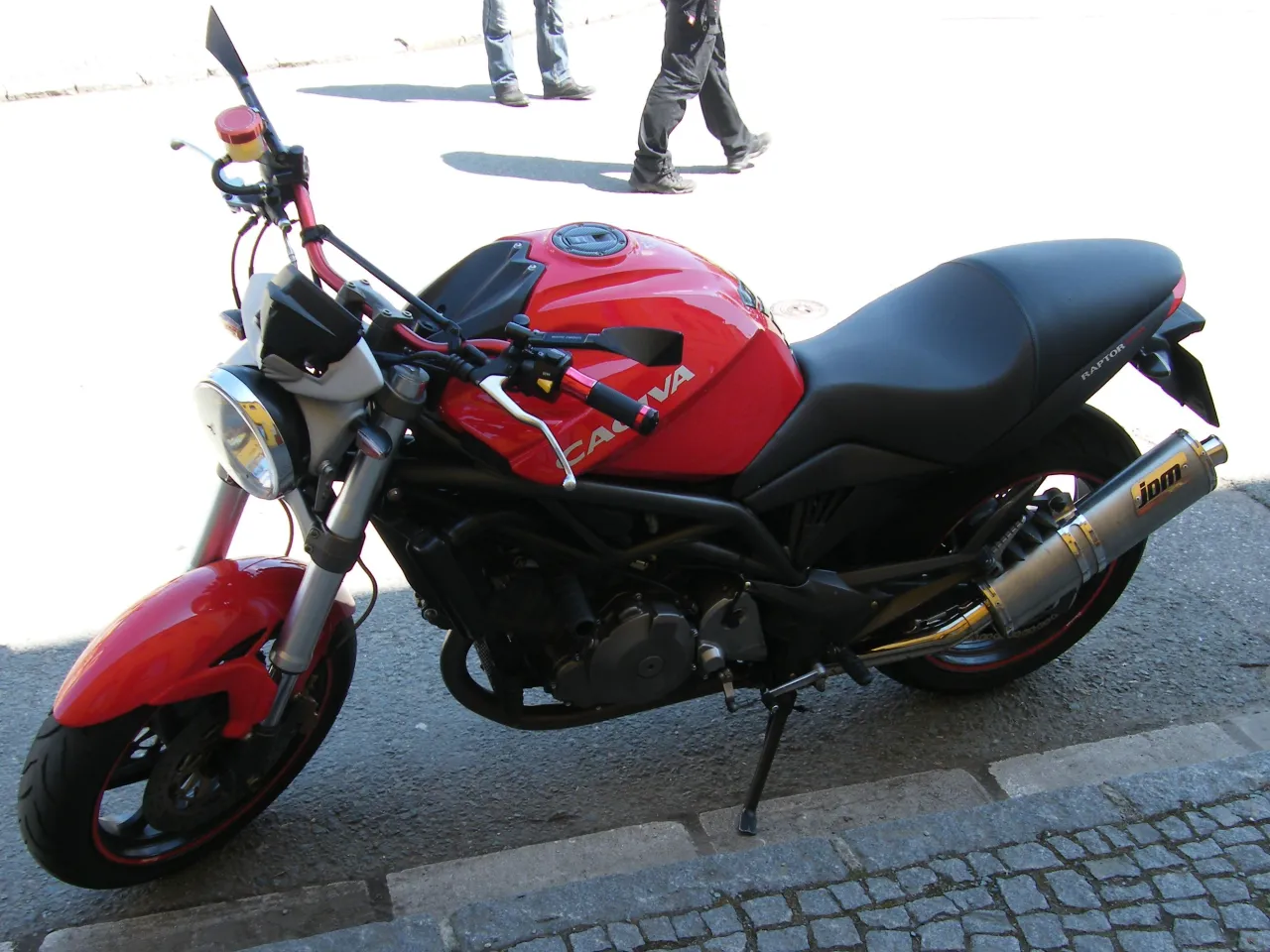 Cagiva Raptor 1000 linkerzijde
