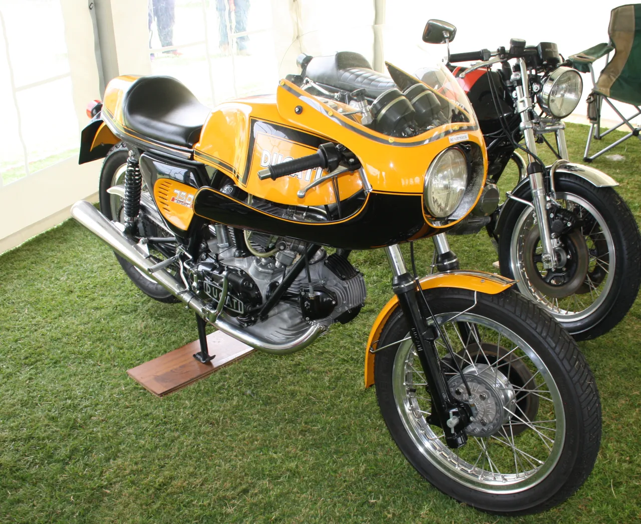 Ducati 750 Sport klassieke L-twin