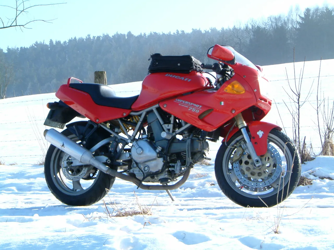 Ducati 750 SS in zijaanzicht
