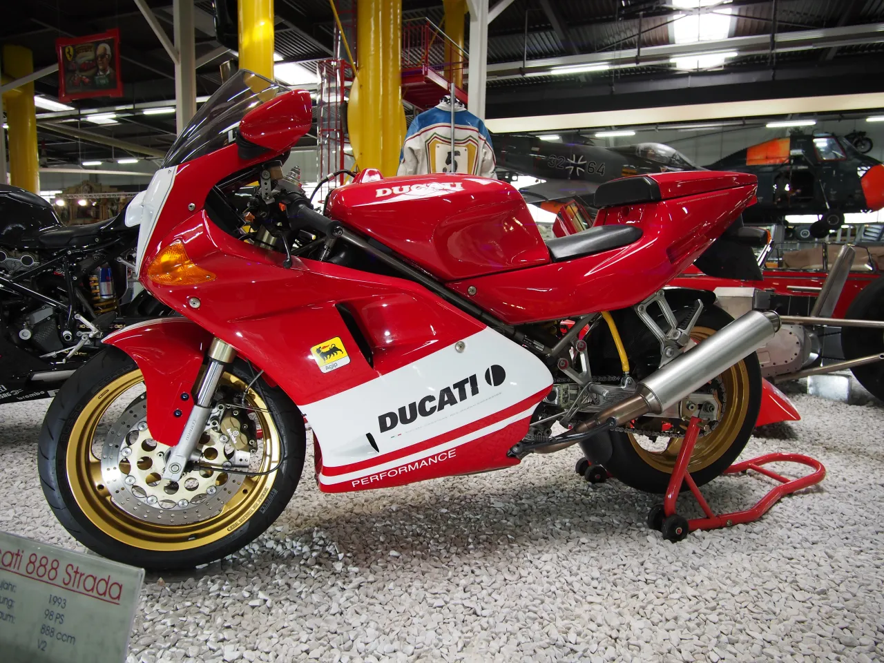 Ducati 888 Strada achteraanzicht