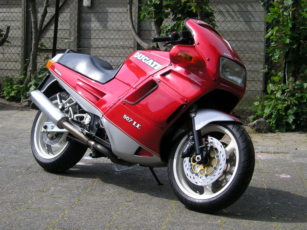 Ducati 907 IE front view