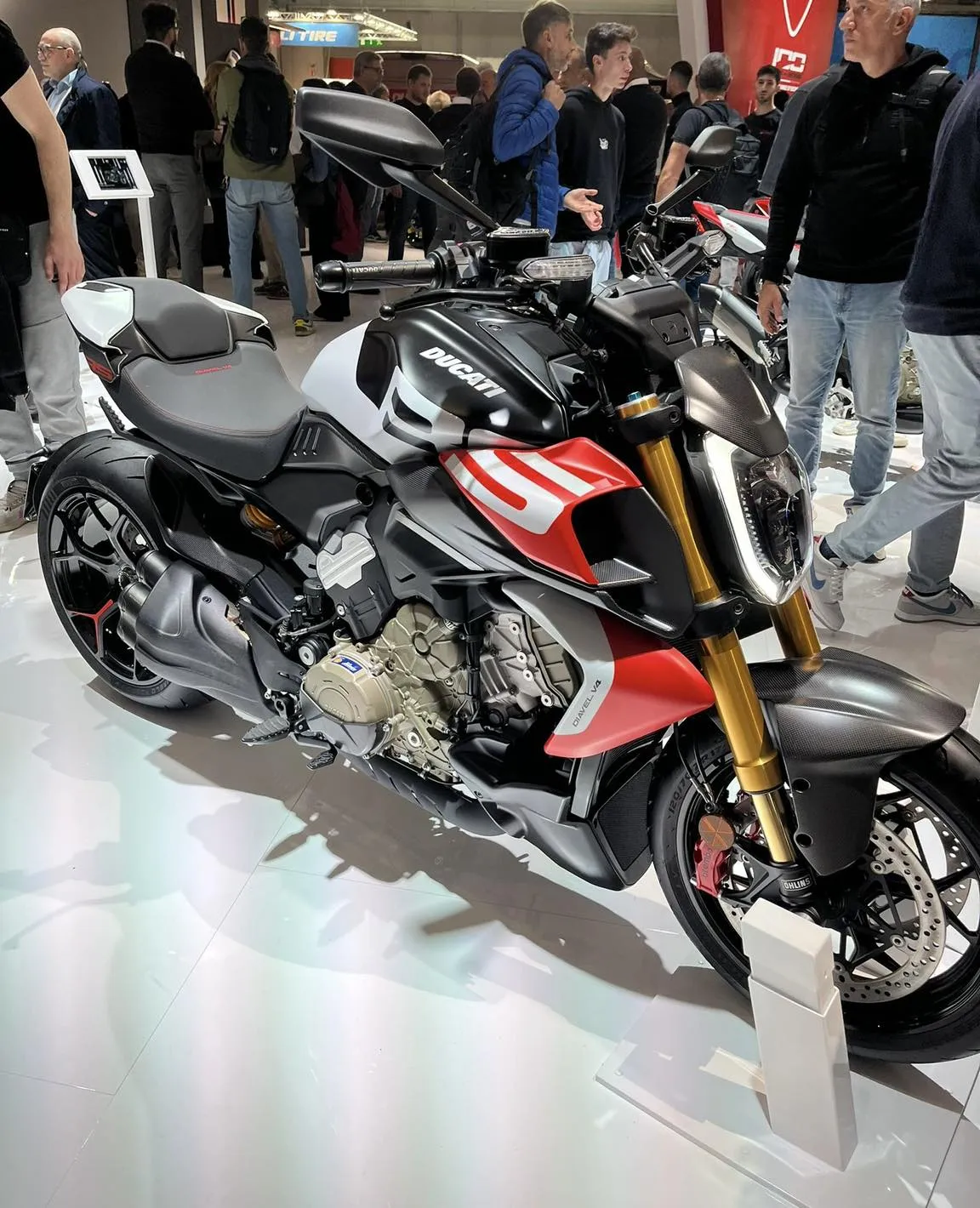 Ducati Diavel V4 2026 modeljaar