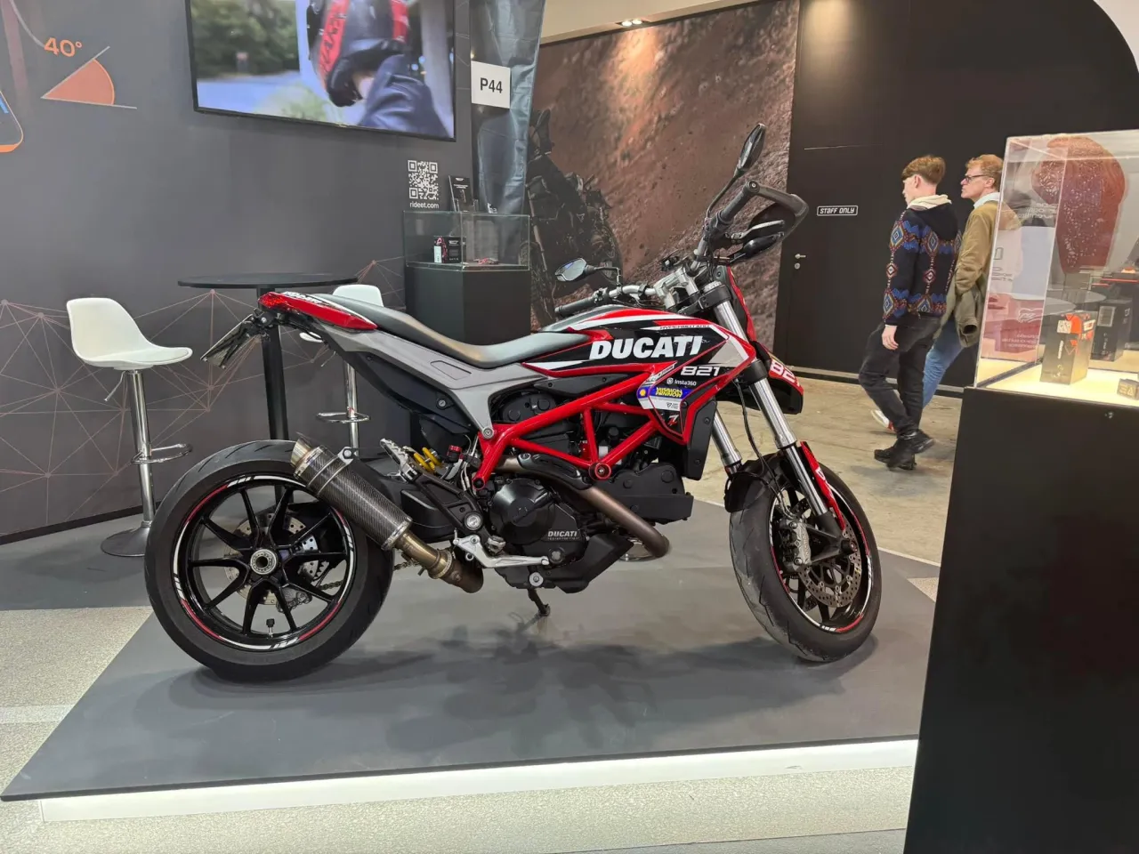 Ducati Hypermotard 821 zijaanzicht actueel