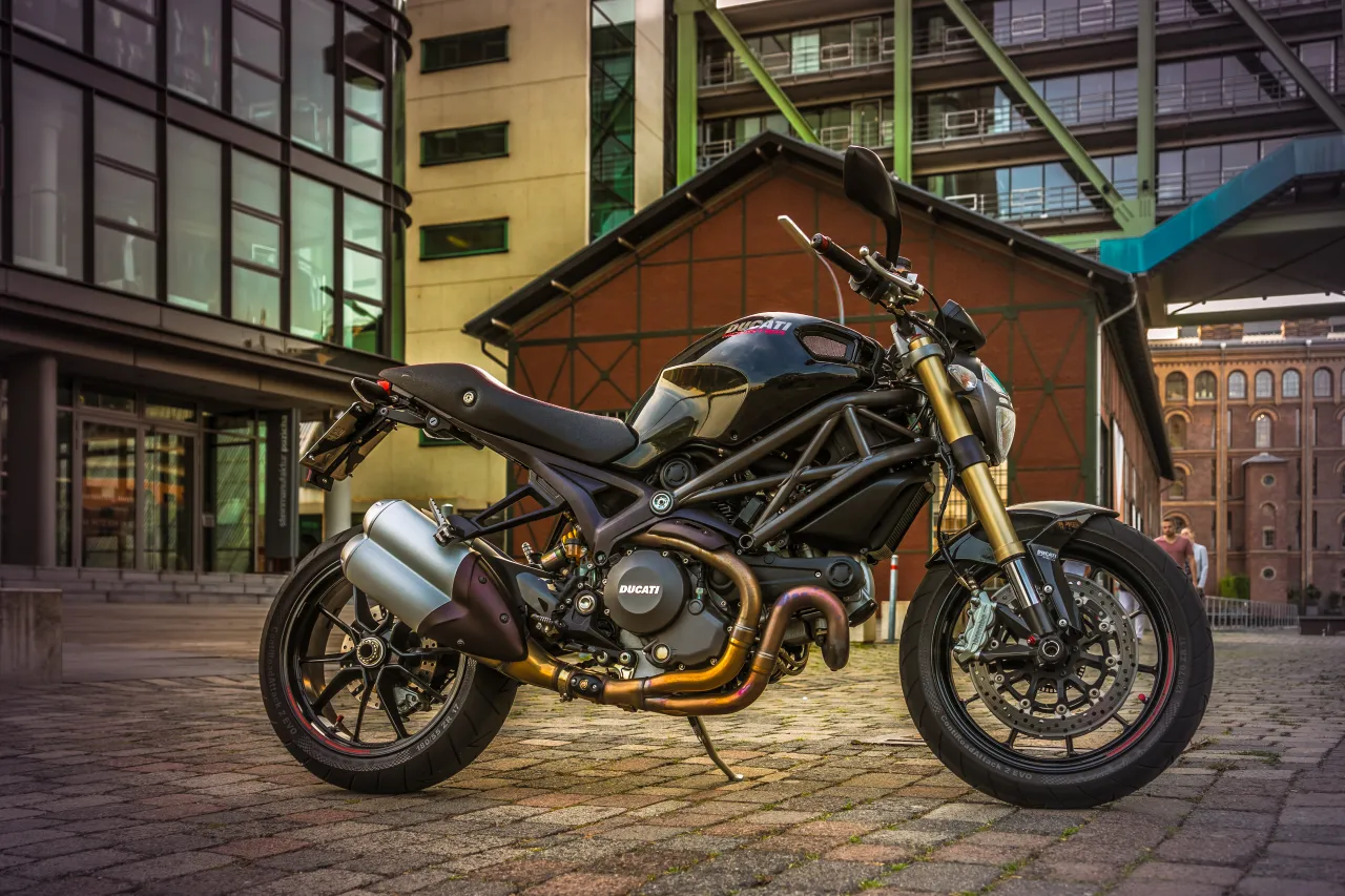 Ducati Monster 1100 EVO zijaanzicht in Düsseldorf