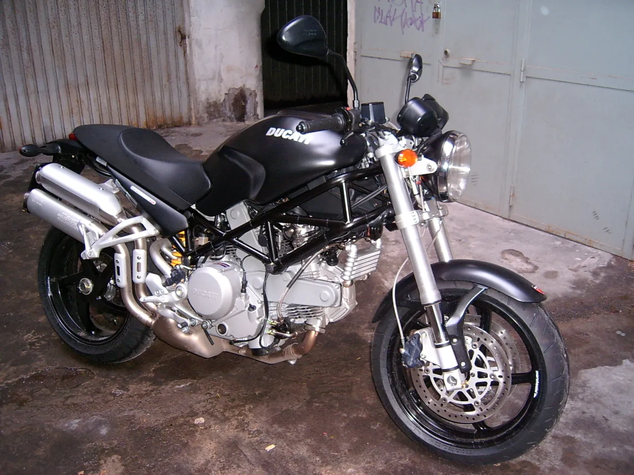 Ducati Monster 800 S2R Dark versie