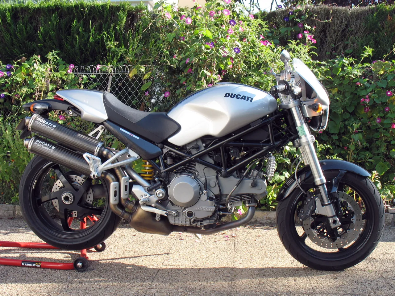 Ducati Monster S2R 1000 nakedmotor