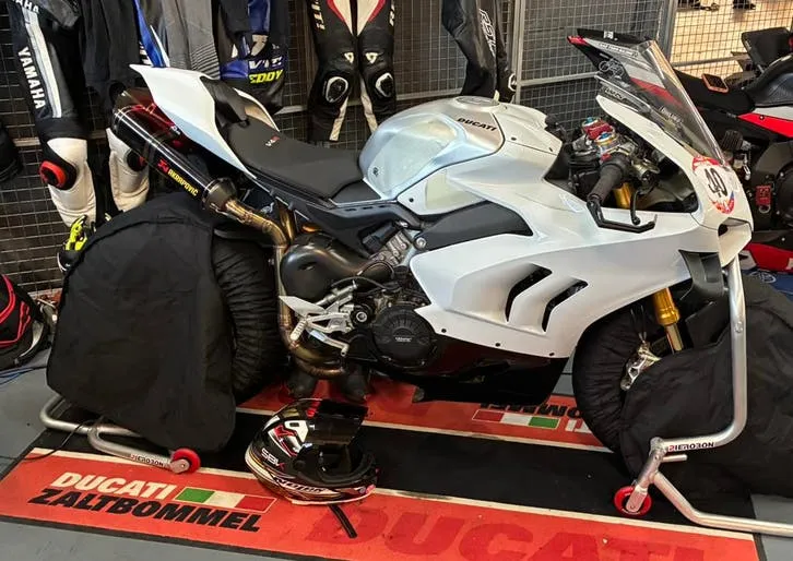 Ducati Panigale R