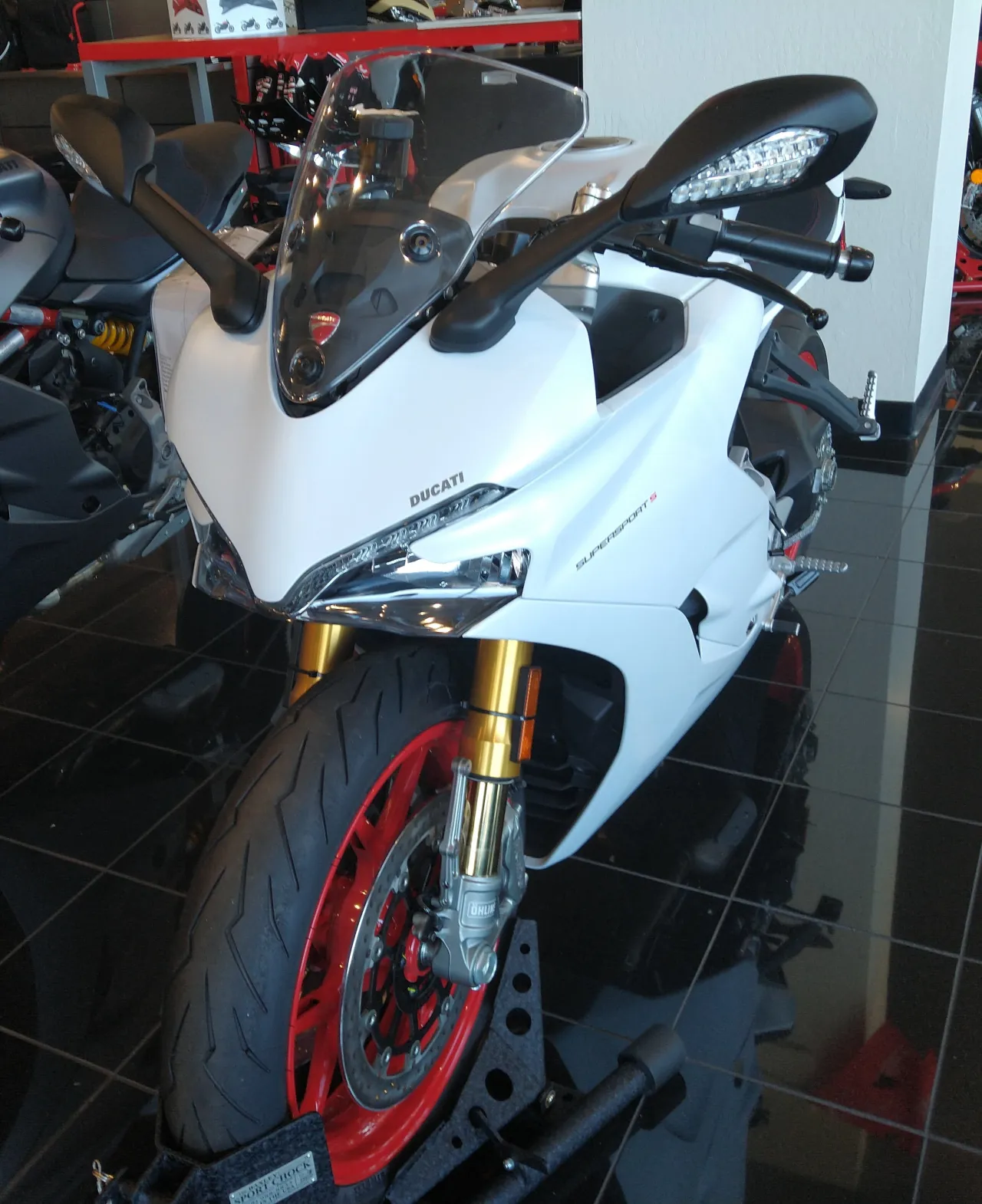 Ducati SuperSport model 2021