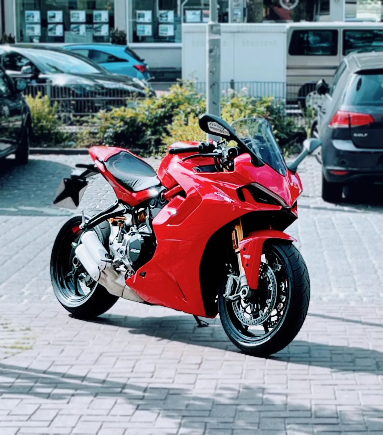 Ducati Supersport 950 S in rood