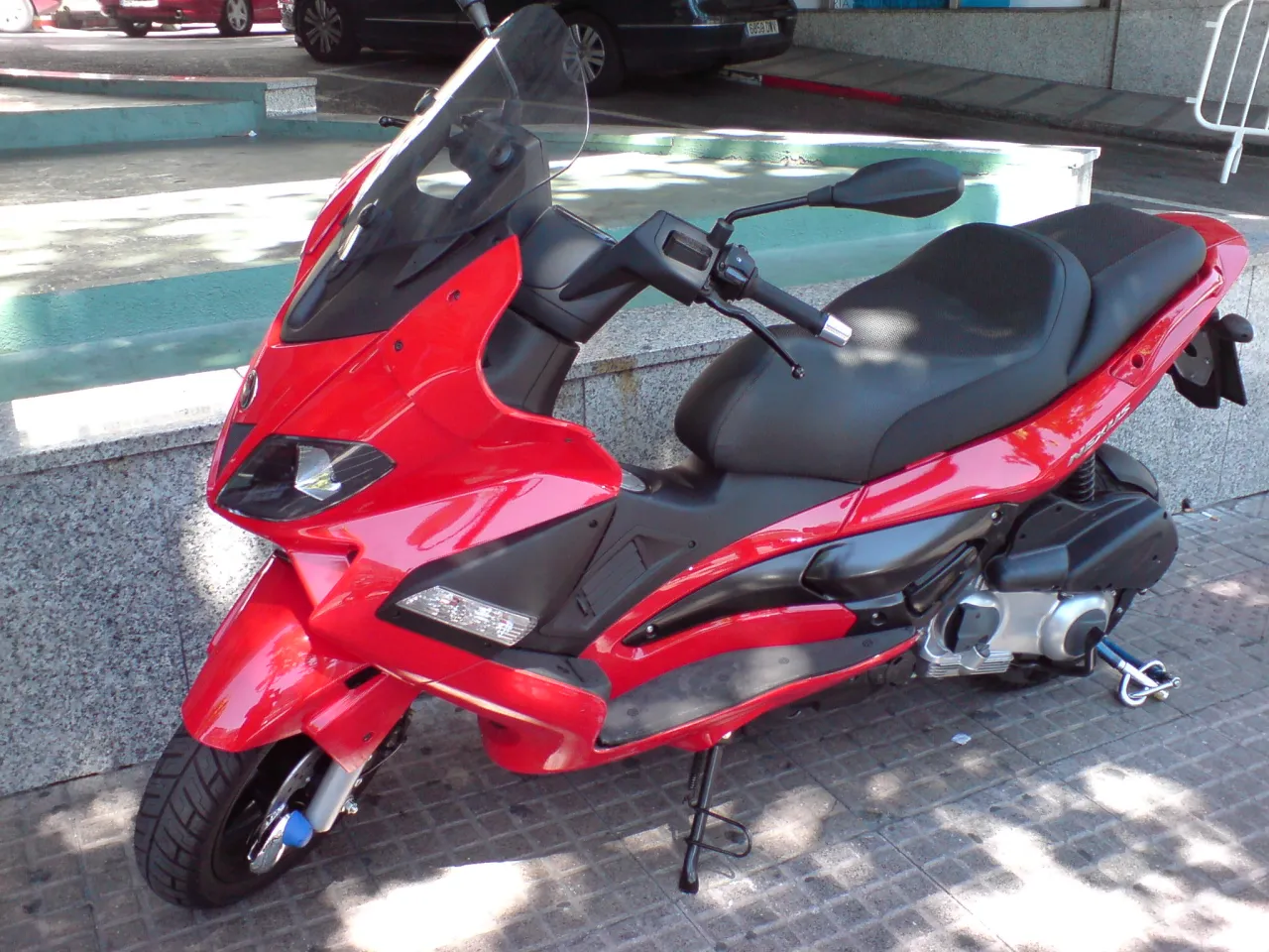 Gilera Nexus 500 maxi-scooter