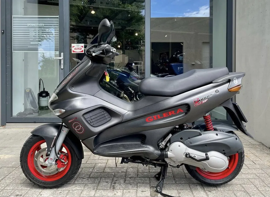 Gilera Runner 125 SP sportversie