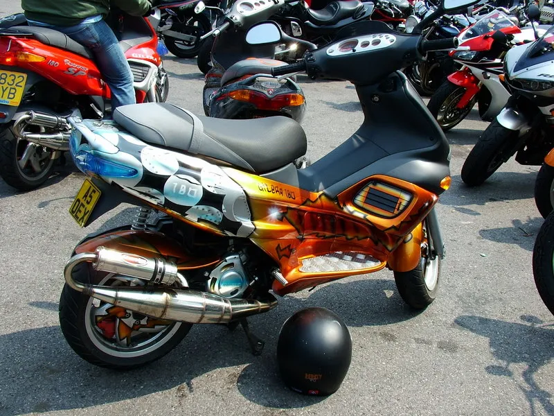 Gilera Runner FXR 180 scooter zijaanzicht