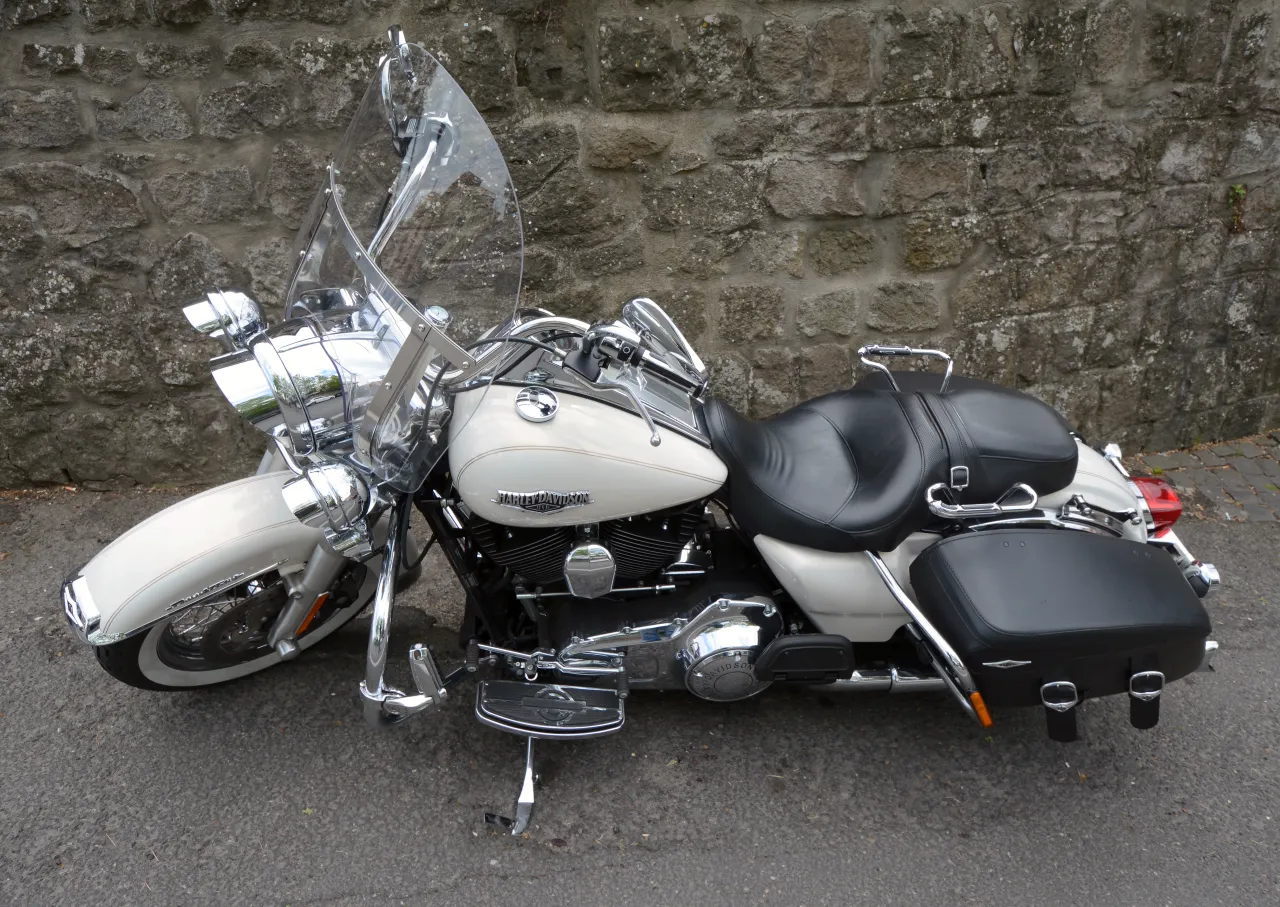Harley-Davidson Road King Classic driekwart aanzicht