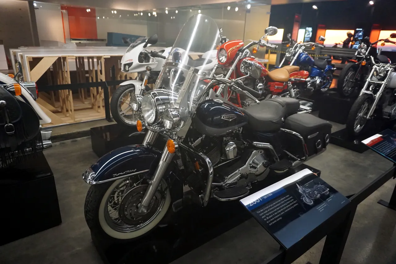 2001 Harley-Davidson Road King Classic FLHRCI in museum