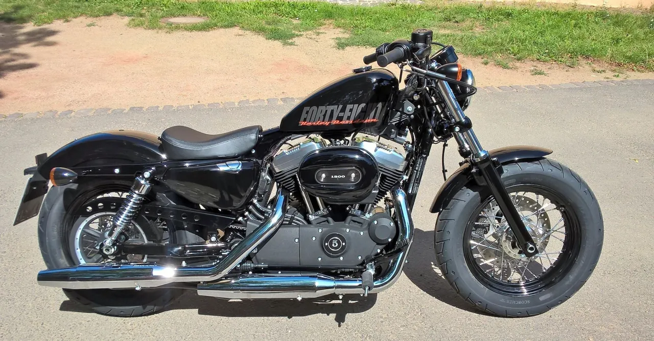 Harley-Davidson Sportster Forty-Eight zijaanzicht