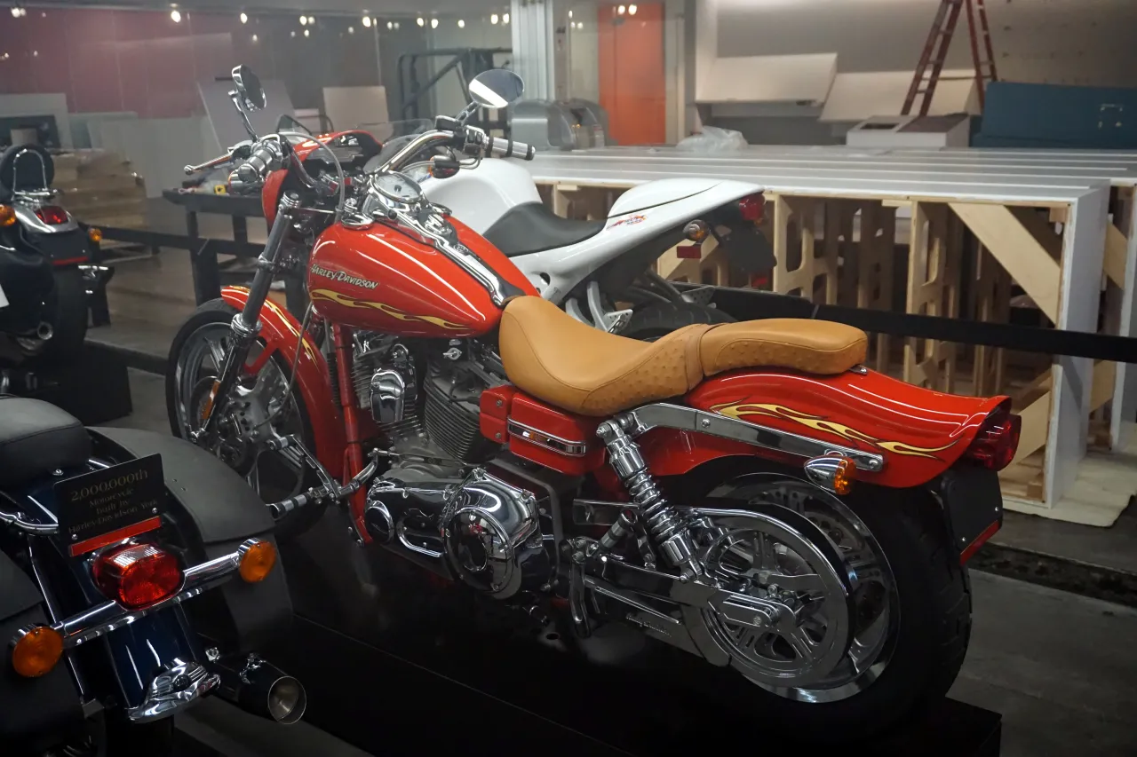 2001 Harley-Davidson FXDWG2 Wide Glide in het Harley-Davidson Museum