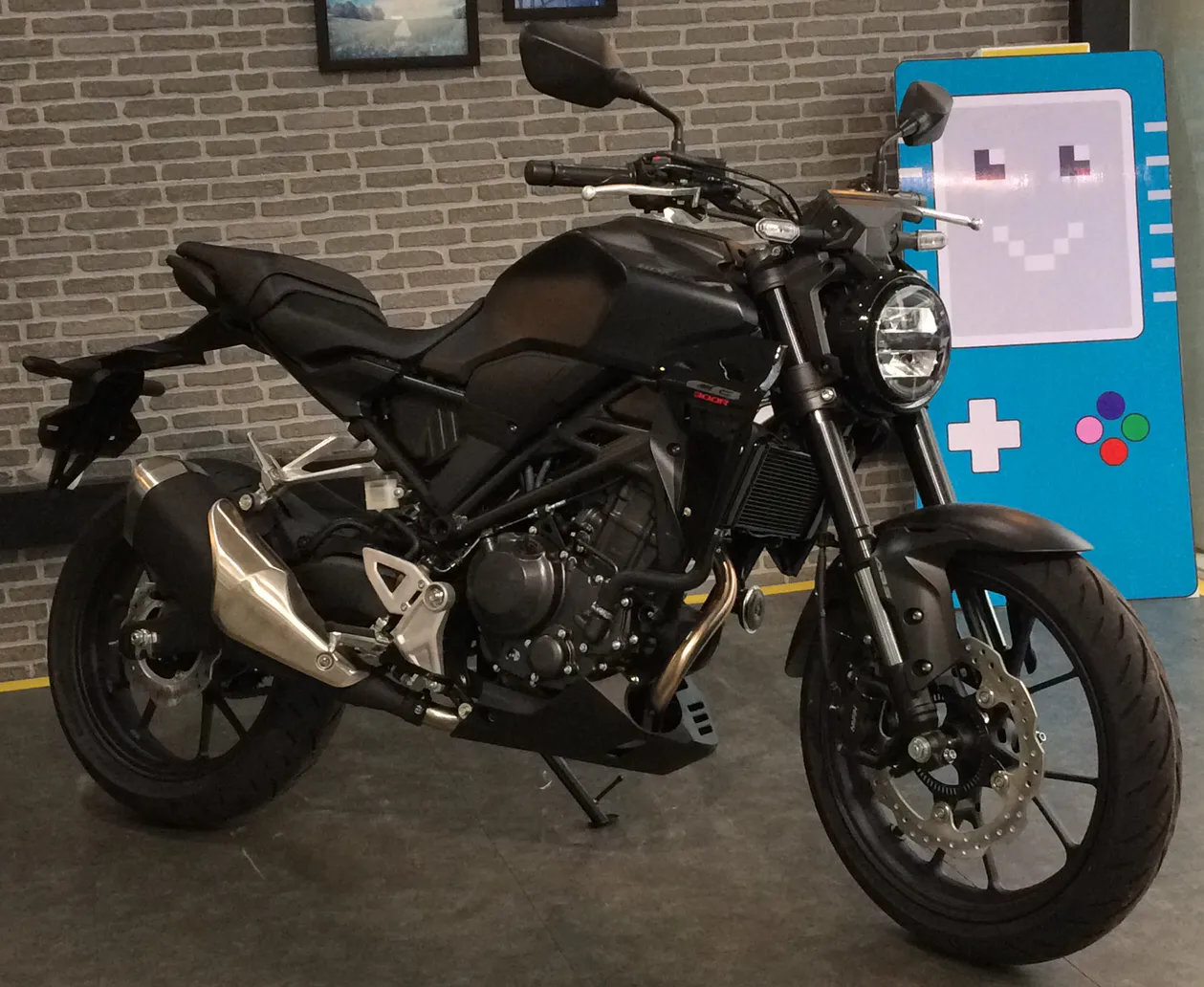 Honda CB300R 2022 model zijaanzicht