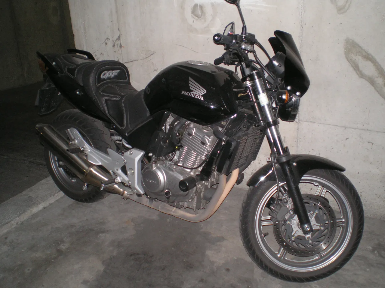 Honda CBF500, volledig zijaanzicht