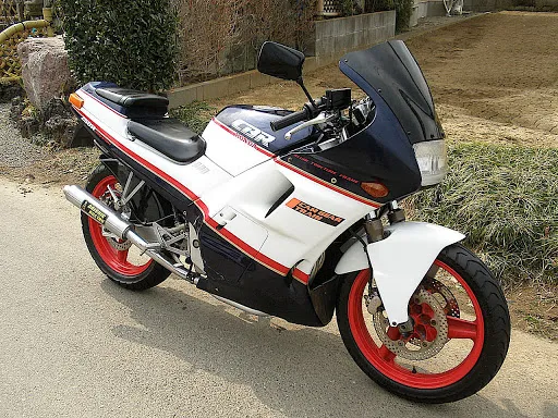 Honda CBR250R sportbike zijaanzicht